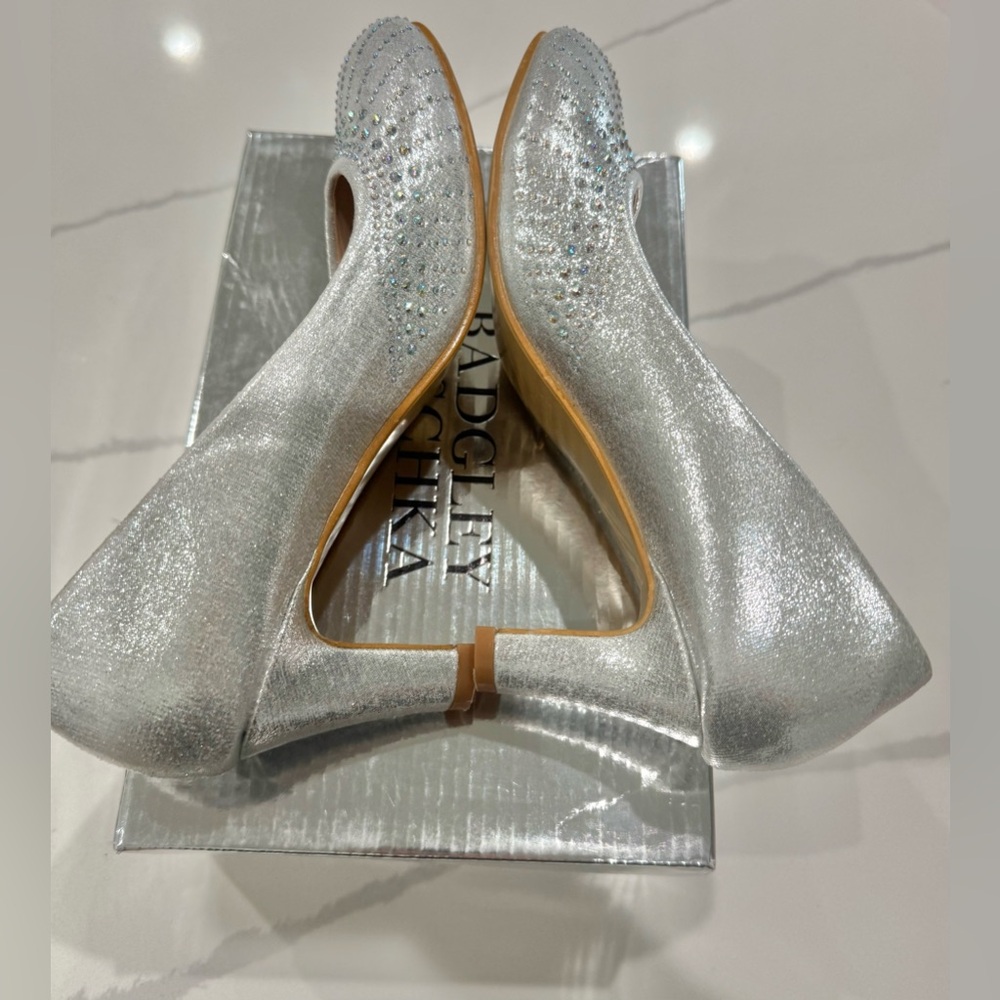 Badgley Mischka Silver Girls Dress Shoes-Size 4 - Picture 7 of 13